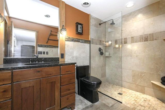 W215N5353 Ada COURT, Menomonee Falls, WI 53051
