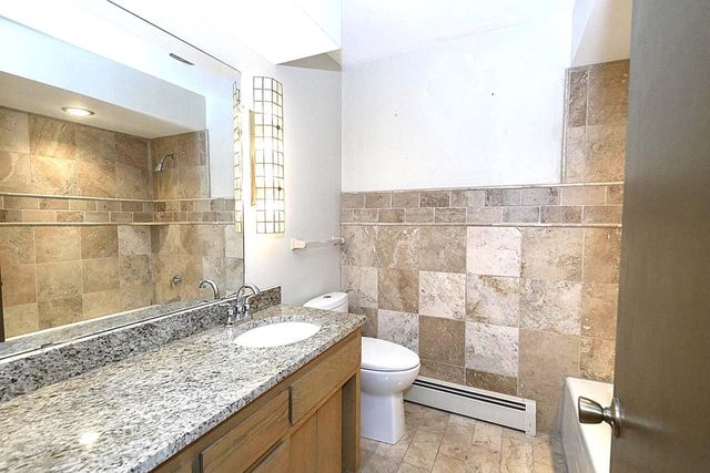 W215N5353 Ada COURT, Menomonee Falls, WI 53051