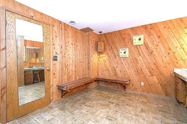 W215N5353 Ada COURT, Menomonee Falls, WI 53051