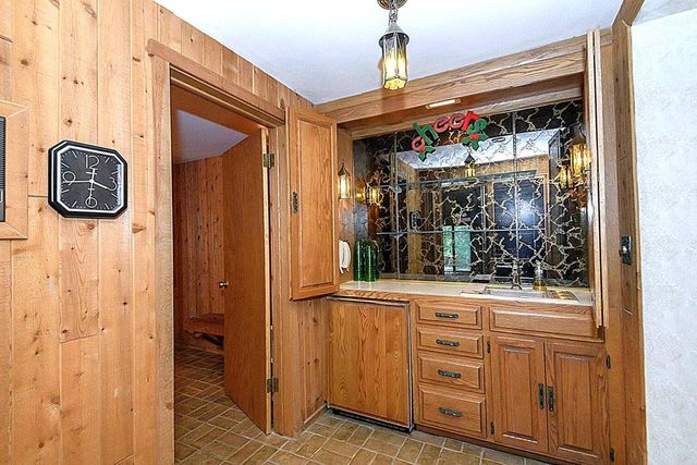 W215N5353 Ada COURT, Menomonee Falls, WI 53051
