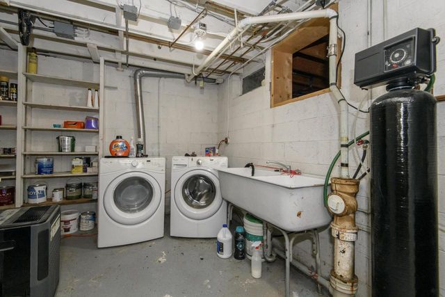 W215N5353 Ada COURT, Menomonee Falls, WI 53051
