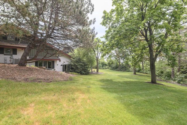 W215N5353 Ada COURT, Menomonee Falls, WI 53051