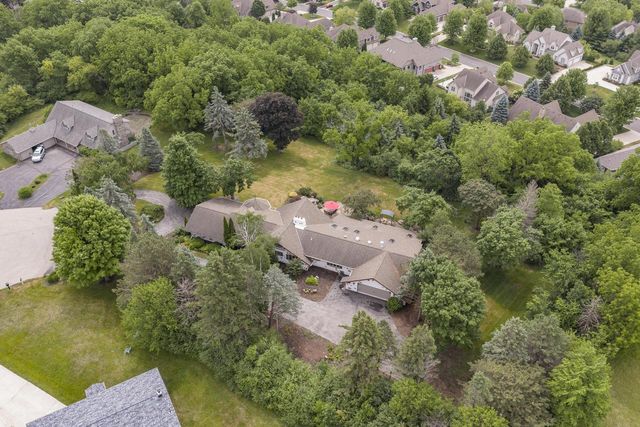 W215N5353 Ada COURT, Menomonee Falls, WI 53051