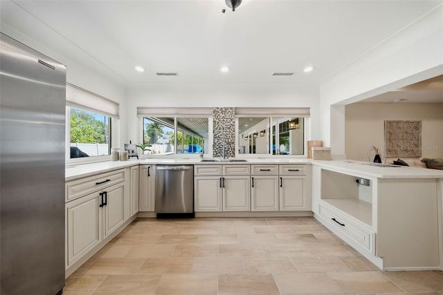 7039 HIBISCUS AVENUE S, South Pasadena, FL 33707