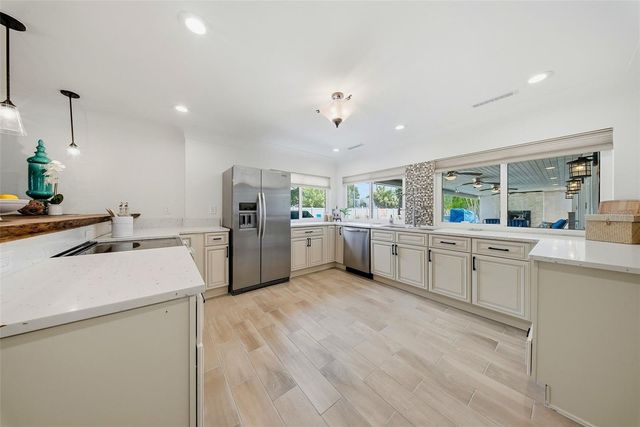 7039 HIBISCUS AVENUE S, South Pasadena, FL 33707