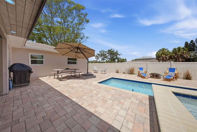 7039 HIBISCUS AVENUE S, South Pasadena, FL 33707