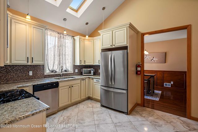 18 Halsey Drive, Brick, NJ 08723