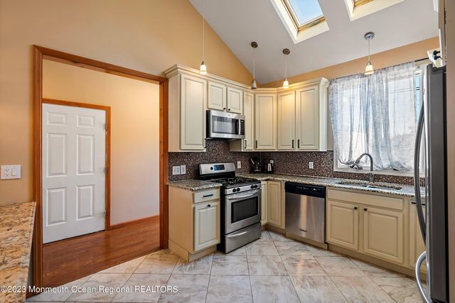 18 Halsey Drive, Brick, NJ 08723