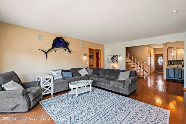 18 Halsey Drive, Brick, NJ 08723