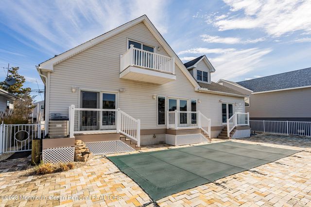 18 Halsey Drive, Brick, NJ 08723