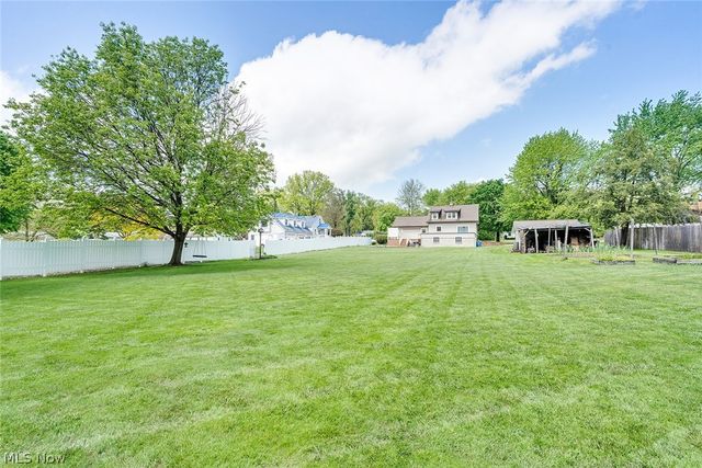 539 Secrist Lane, Girard, OH 44420