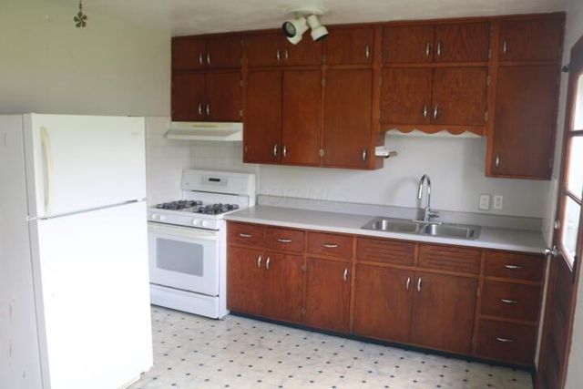 206-208 Edwards Road, Johnstown, OH 43031