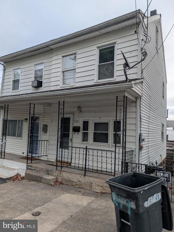 249 CHESTNUT ST, Saint Clair, PA 17970