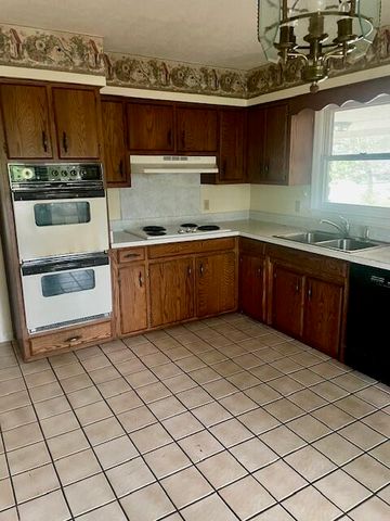 406 Forrest Dr. Drive, Lawrenceburg, KY 40342