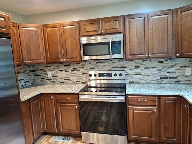 909 Oak Vale, Hermitage, TN 37076