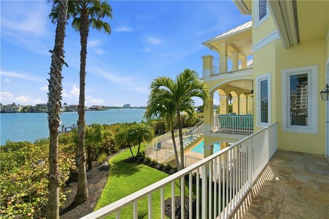 195 San Mateo DR, Bonita Springs, FL 34134