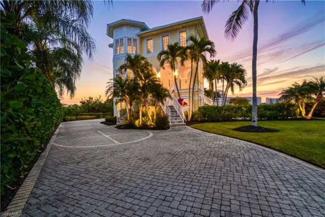 195 San Mateo DR, Bonita Springs, FL 34134