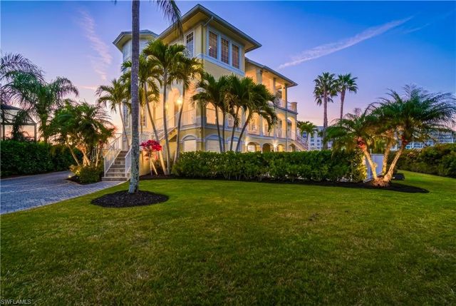 195 San Mateo DR, Bonita Springs, FL 34134