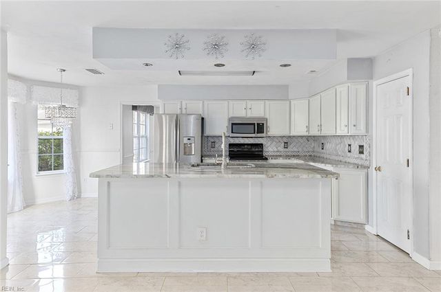 5 Frankie P Engel ST, Hampton, VA 23666