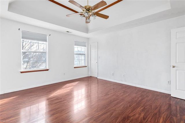 5 Frankie P Engel ST, Hampton, VA 23666