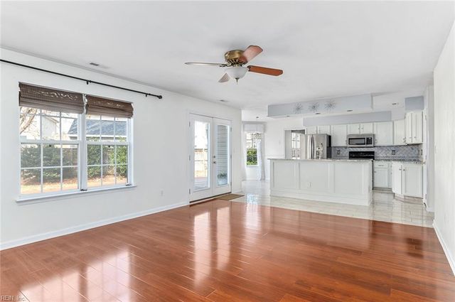 5 Frankie P Engel ST, Hampton, VA 23666