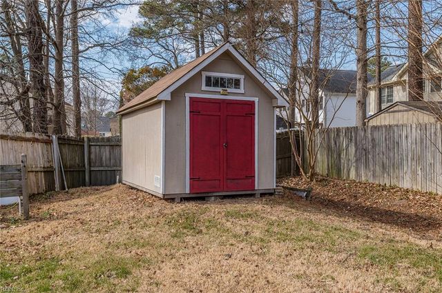 5 Frankie P Engel ST, Hampton, VA 23666