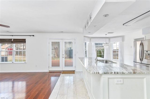 5 Frankie P Engel ST, Hampton, VA 23666