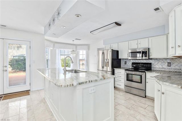 5 Frankie P Engel ST, Hampton, VA 23666