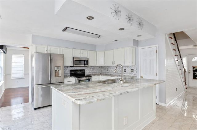 5 Frankie P Engel ST, Hampton, VA 23666