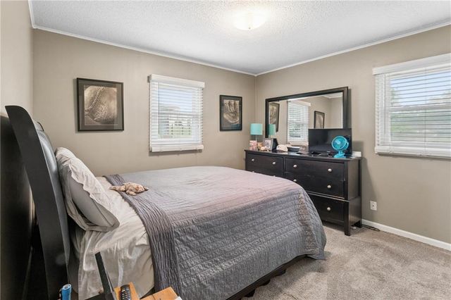 2403 59th Street, Gladstone, MO 64118