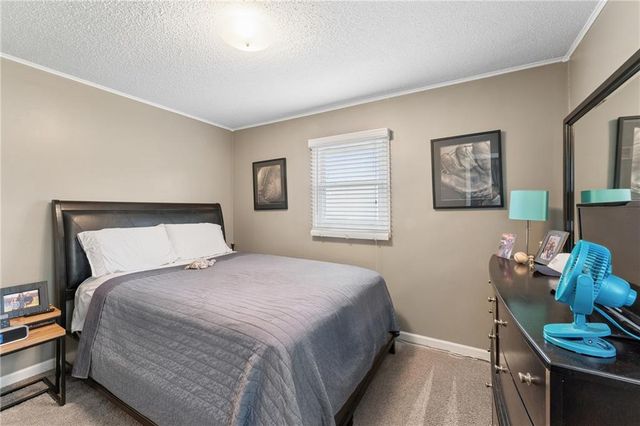 2403 59th Street, Gladstone, MO 64118