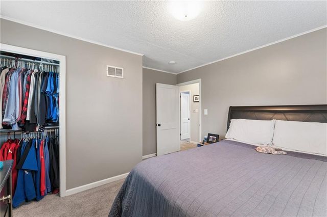 2403 59th Street, Gladstone, MO 64118