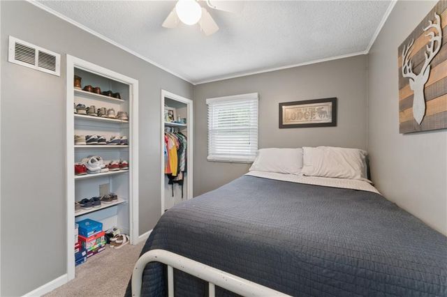 2403 59th Street, Gladstone, MO 64118