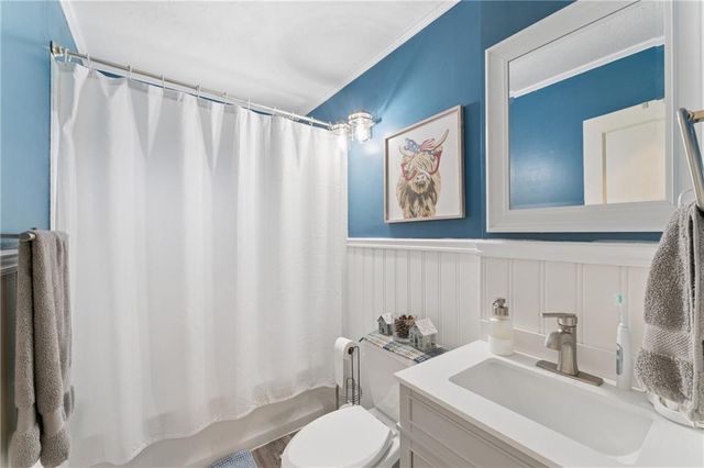 2403 59th Street, Gladstone, MO 64118