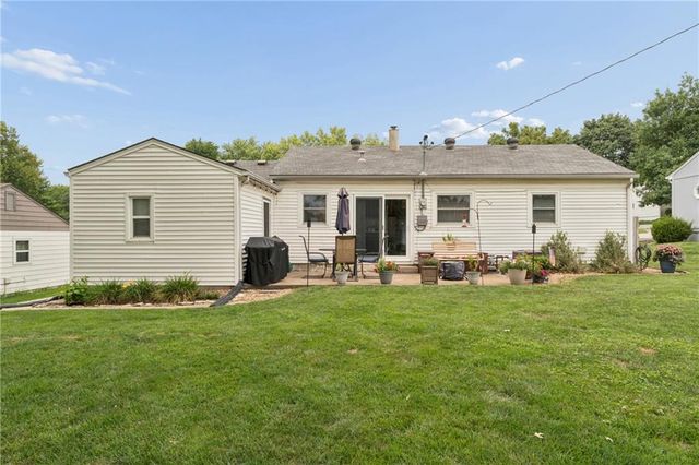 2403 59th Street, Gladstone, MO 64118