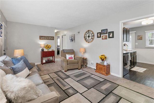 2403 59th Street, Gladstone, MO 64118