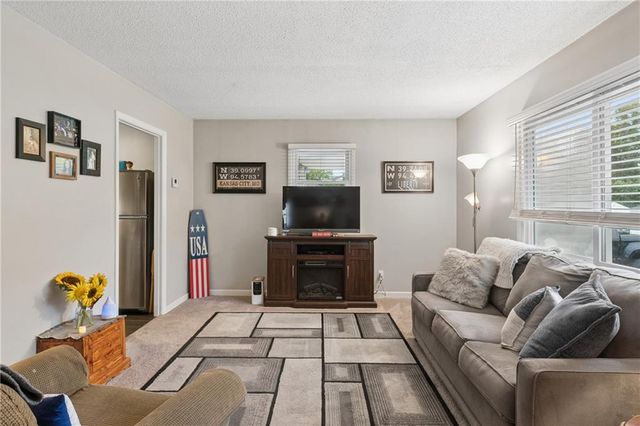 2403 59th Street, Gladstone, MO 64118