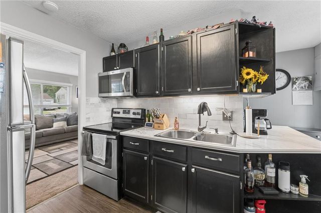 2403 59th Street, Gladstone, MO 64118
