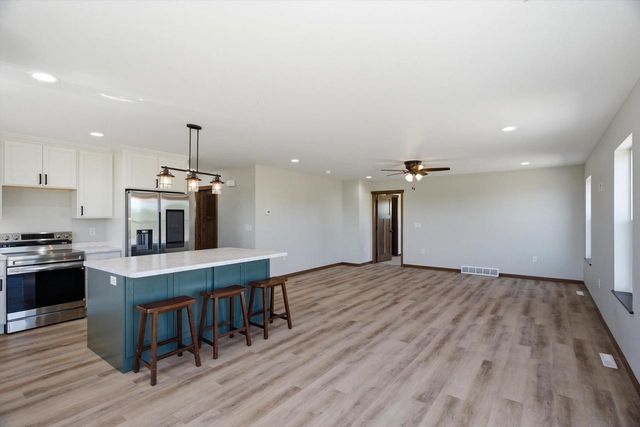 711 PEP'S DRIVE, Medford, WI 54451