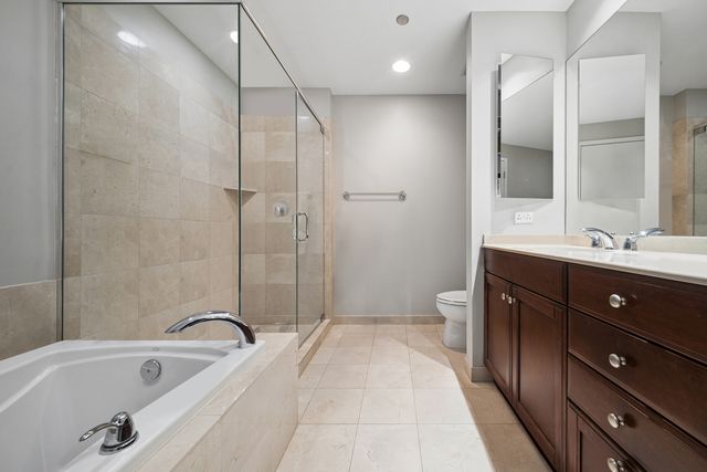 600 N Lake Shore Drive 2011, Chicago, IL 60611