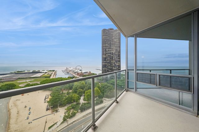 600 N Lake Shore Drive 2011, Chicago, IL 60611