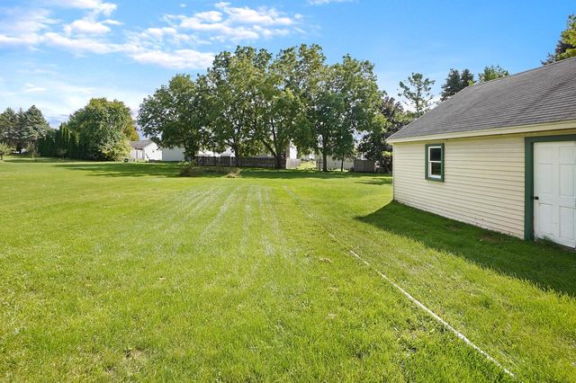 5786 River ROAD, West Bend, WI 53095
