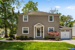 1 Sheridan Road, Livingston, NJ 07039