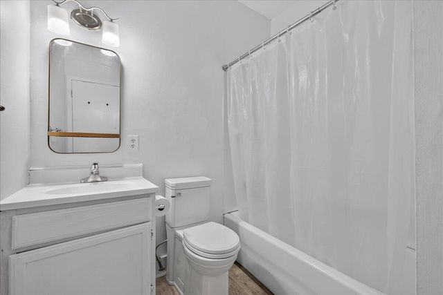 65 Vanderhorst Street Apt F, Charleston, SC 29403