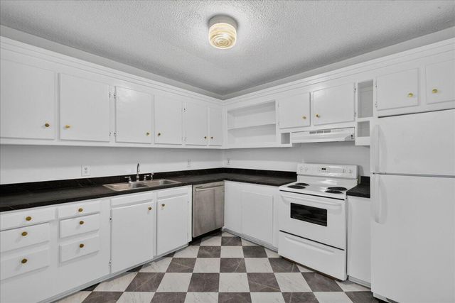 65 Vanderhorst Street Apt F, Charleston, SC 29403