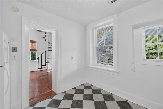 65 Vanderhorst Street Apt F, Charleston, SC 29403