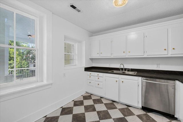 65 Vanderhorst Street Apt F, Charleston, SC 29403