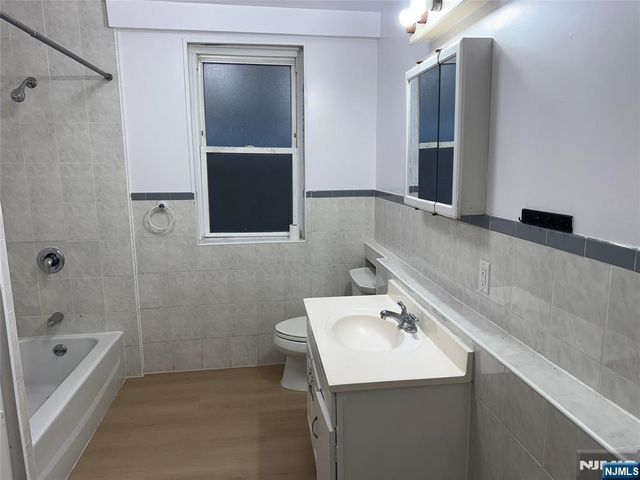 438 Highland Avenue, Palisades Park, NJ 07650
