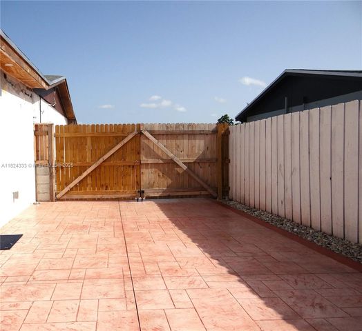 3475 NW 195th Ter, Miami Gardens, FL 33056