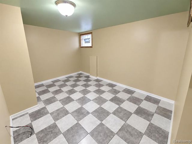5117 Sobieski Street, Detroit, MI 48212